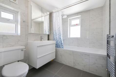 Curtis Road, Epsom, KT19 photo 4