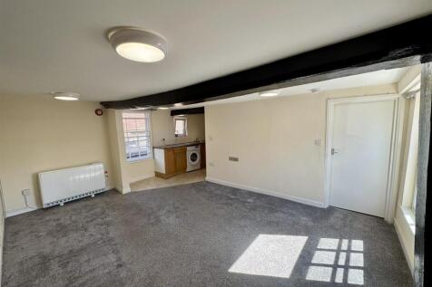 Living Room (1/3)