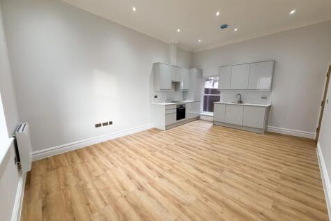 Old Harlow Apartments CM17