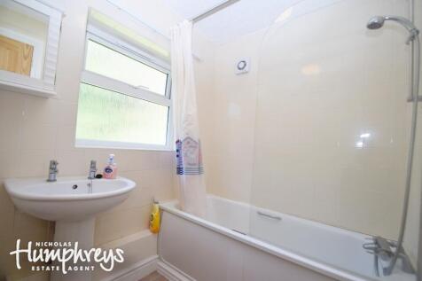 Woodhall Place, Silverdale, ST5 photo 4