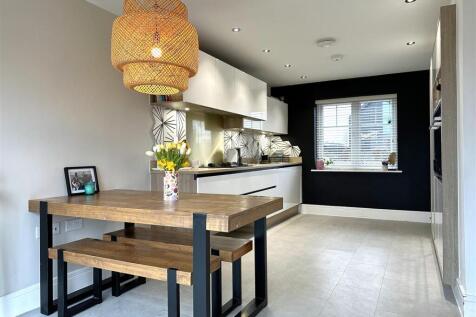 Open-Plan Dining Kitchen 206