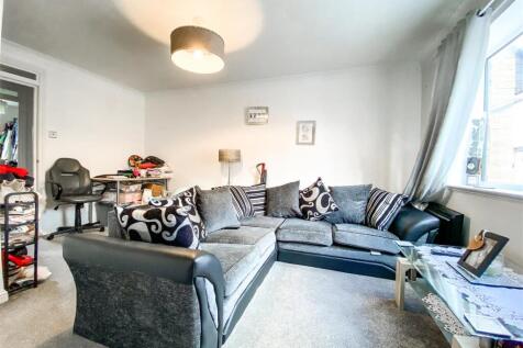 Living Room 001.jpg
