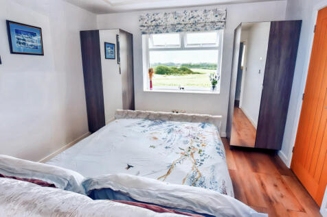 Principal Bedroom...