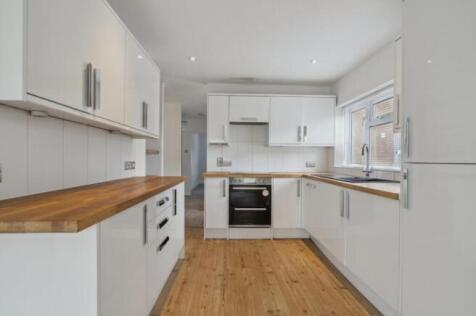 Nicol Road, Chalfont St Peter, SL9 photo 3