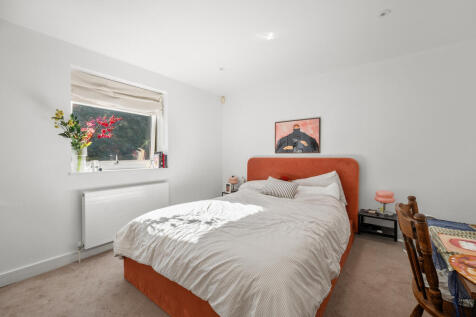 Henfield Road, SW19 photo 4