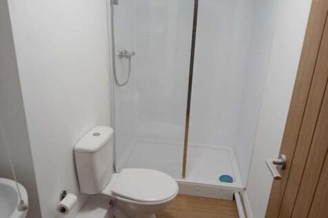 Bathroom LS.jpg