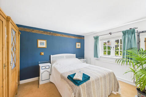 CAM02909G0-PR0442-STILL049