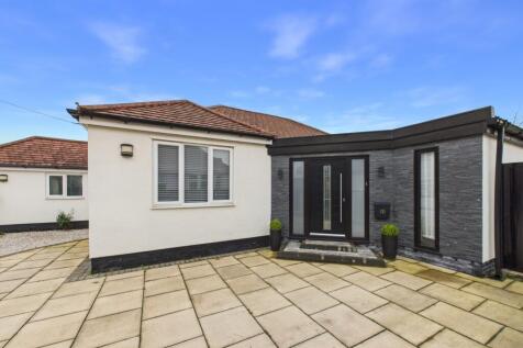 CAM02386G0-PR0165-STILL038