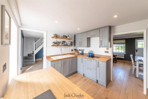 1-2 Barton Cottages-27.jpg