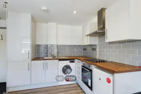 Kitchen &amp; Living area