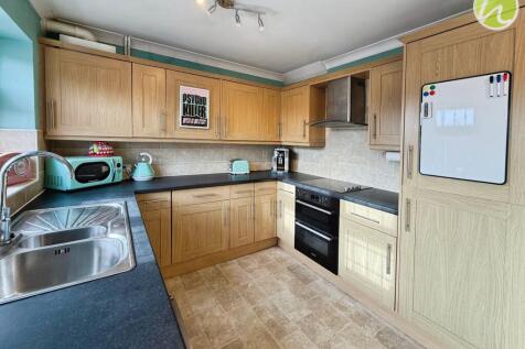 Kitchen/ Dining Room