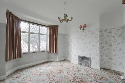 10 Mundon Gardens, Ilford, IG1 4AH