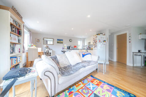 Uxbridge, UB9 - property photo