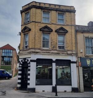 1-bed flat on Market Place, Warminster, £615/mo