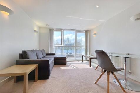 Living/Dining Area