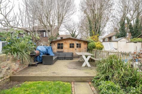 Ainslie Wood Road, E4