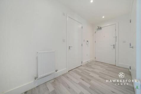 Beckett Court - Entrance Hallway