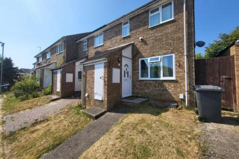 Available on July 4th 2026 - 3 bedroom End Terrac
