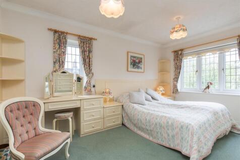 Master Bedroom 1.jpg