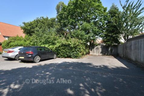 Driveway/Parking
