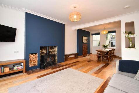 Living &amp; dining room