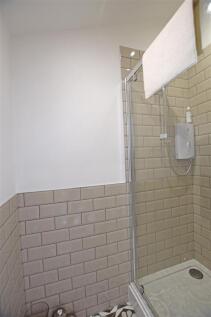Studio Shower room.jpg