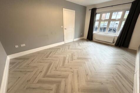 Elmwood Grove, Manchester, M9 photo 5