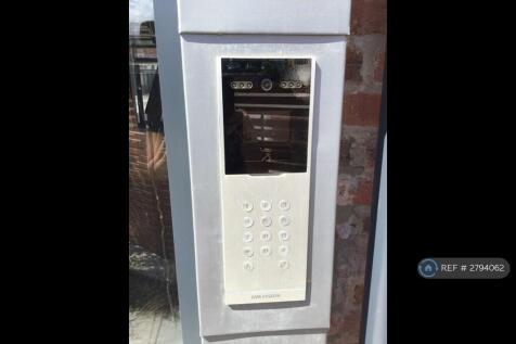 Secure Audio &amp; Video Intercom Entry System