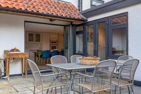Entertaining Patio 2