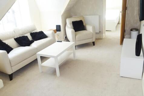 2 Flat for Rent on Marlborough Road