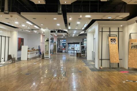 Retail Property (high street) to rent Image 5