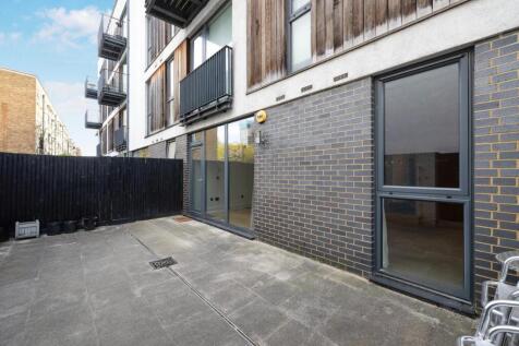 Front Patio (2)