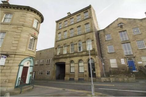 1-bed flat on Croft Street, Dewsbury, Kirklees, £500/mo