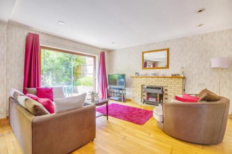 39 Eastern Dene, HP15 7BS-7.jpg