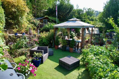 Equipped home office in perfect setting