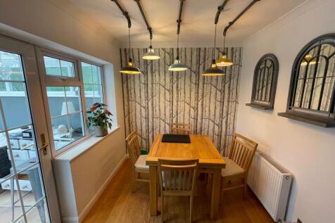 Ashgarth Court, Harrogate, North Yorkshire photo 2