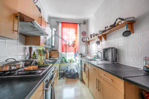 Oatlands Drive, Weybridge, Surrey photo 4