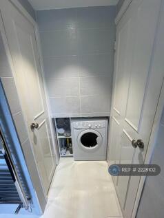 Bathroom / Washer Dryer