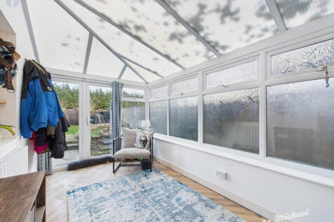 CAM03218G0-PR0828-STILL019-thumbnail-h750-70