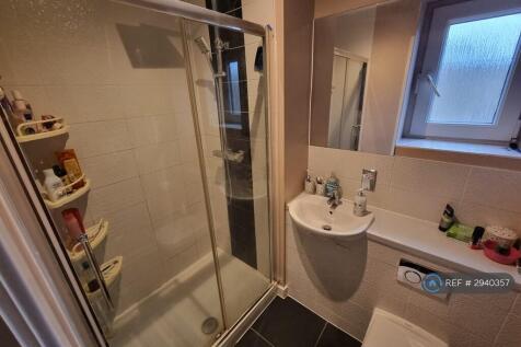 En-Suite Shower - 2nd Floor