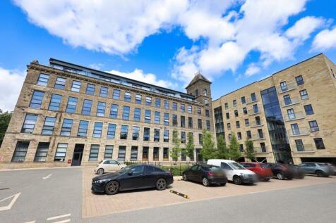 2-bed flat on Low Lane, Leeds, West Yorkshire, LS18, £1,895/mo