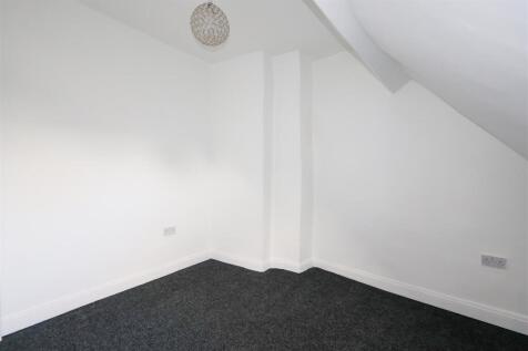 Retail Property (high street) to rent Image 3