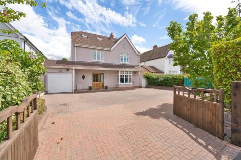 5 bed detached house for sale