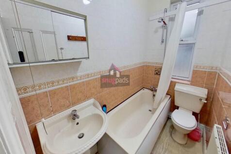 1st Flr Bathroom