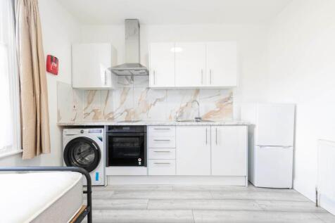 Callcott Road, London, NW6 (Council tax, gas and water Included) photo 3