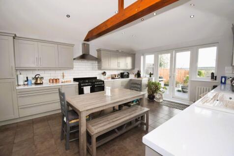 Kitchen/Breakfasting Room