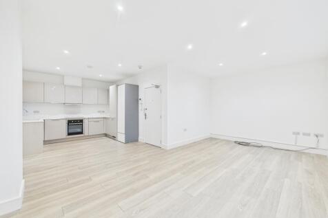 CAM04018G0-PR0393-STILL012