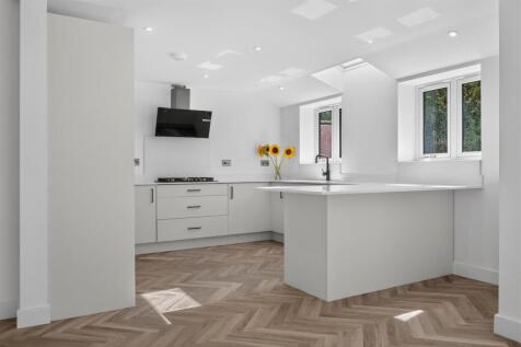 KITCHEN V1.jpg