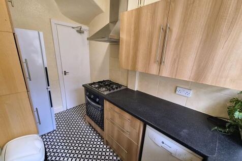 Beechwood Mount, Burley, Leeds photo 4