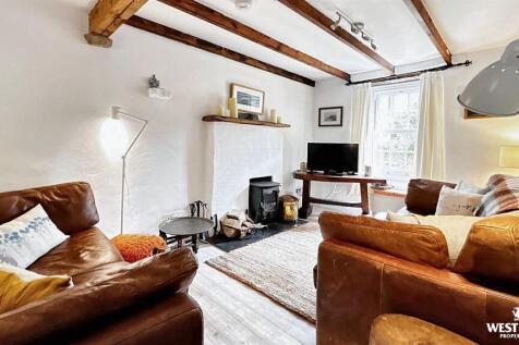 Living Room 2 (1).jpg